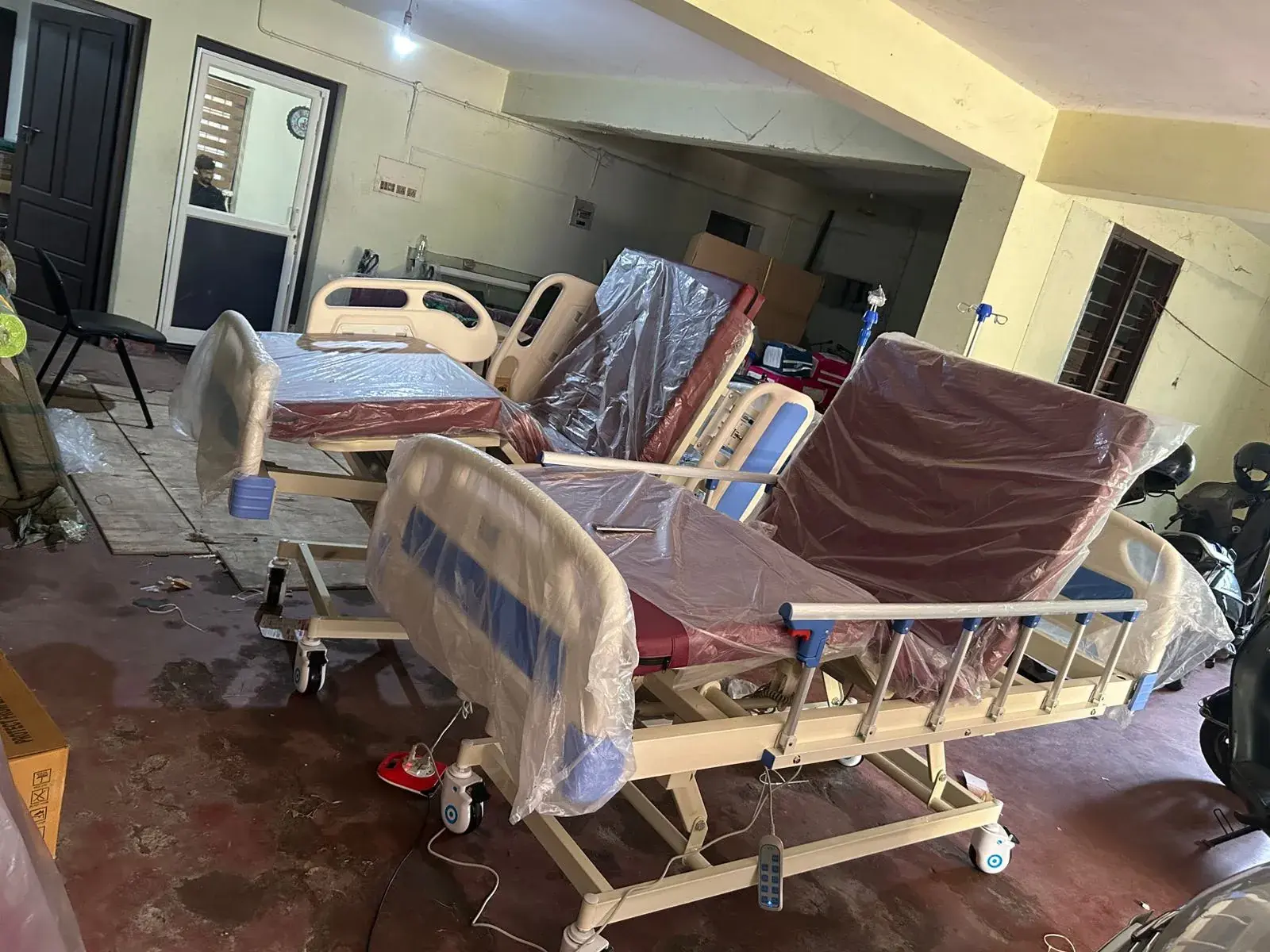 Careflite hospital-grade ICU bed